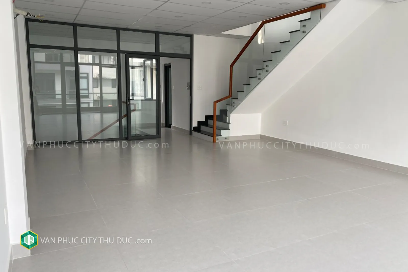 Dư chỗ cho thuê nhà KĐT Vạn Phúc hướng Bắc 6x17m, nhà mới xây gần công viên giá 35 triệu