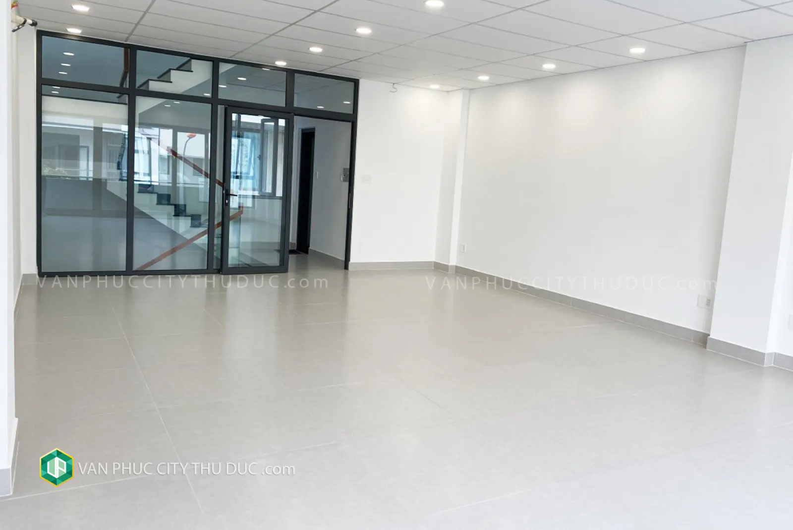 Dư chỗ cho thuê nhà KĐT Vạn Phúc hướng Bắc 6x17m, nhà mới xây gần công viên giá 35 triệu