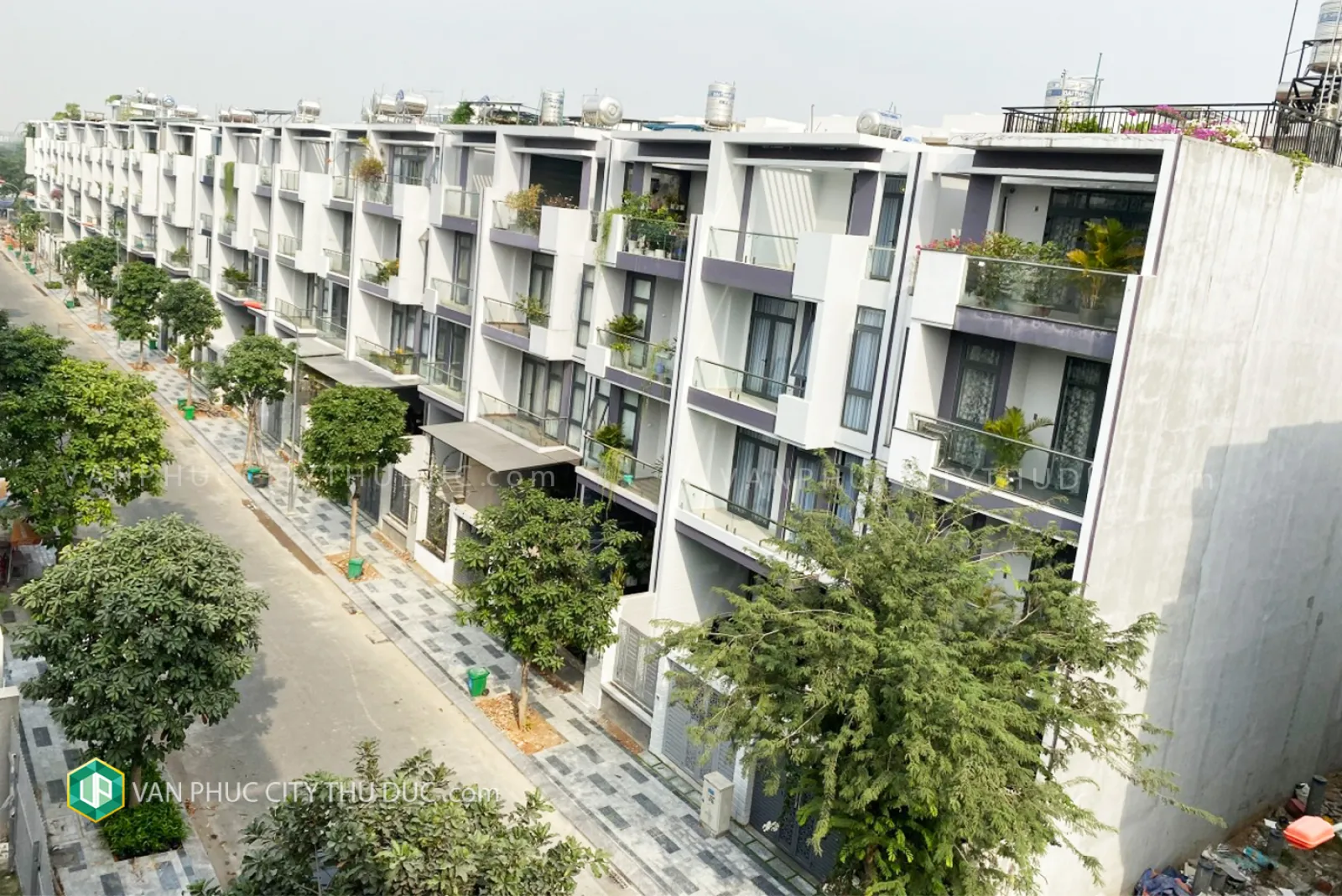 Dư chỗ cho thuê nhà KĐT Vạn Phúc hướng Bắc 6x17m, nhà mới xây gần công viên giá 35 triệu