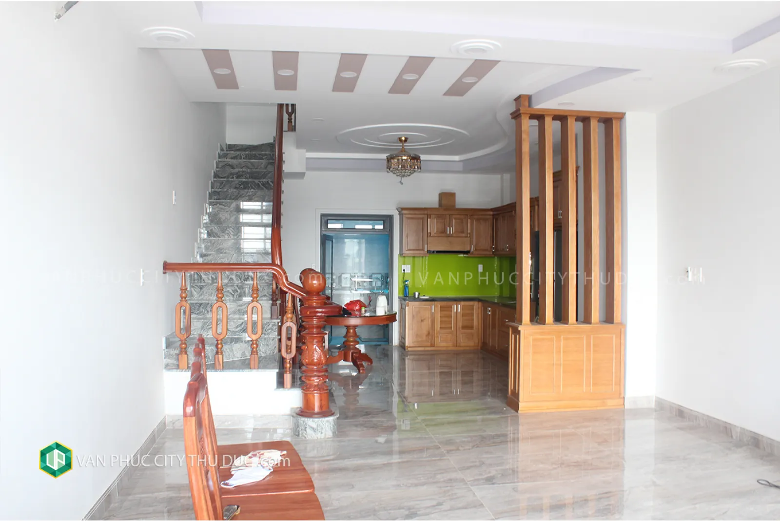 Dư chỗ nên cho thuê GẤP nhà KĐT Vạn Phúc hướng Đông Nam 5x20m, full nội thất giá 33 triệu