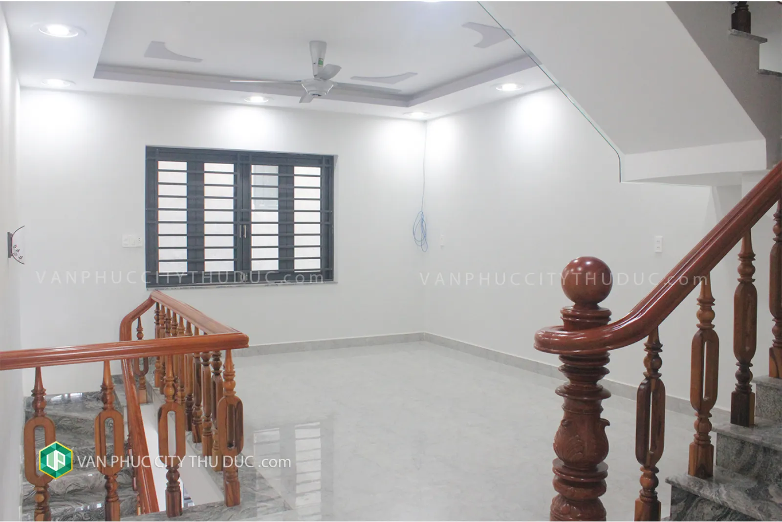 Dư chỗ nên cho thuê GẤP nhà KĐT Vạn Phúc hướng Đông Nam 5x20m, full nội thất giá 33 triệu