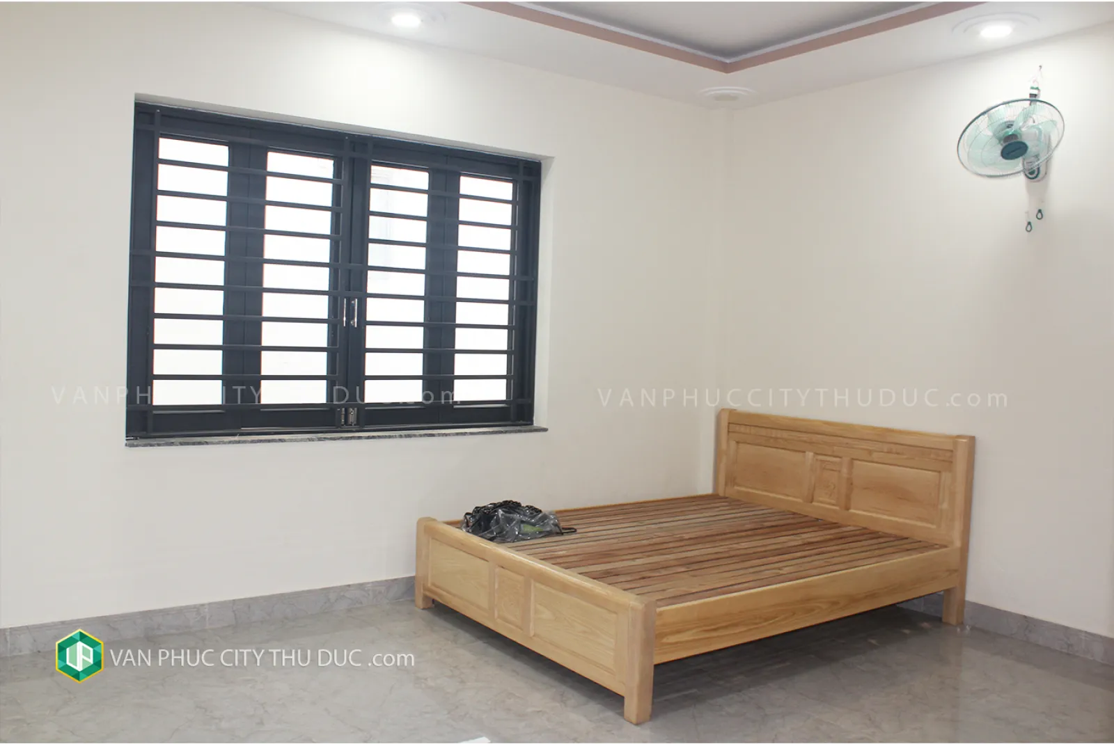 Dư chỗ nên cho thuê GẤP nhà KĐT Vạn Phúc hướng Đông Nam 5x20m, full nội thất giá 33 triệu