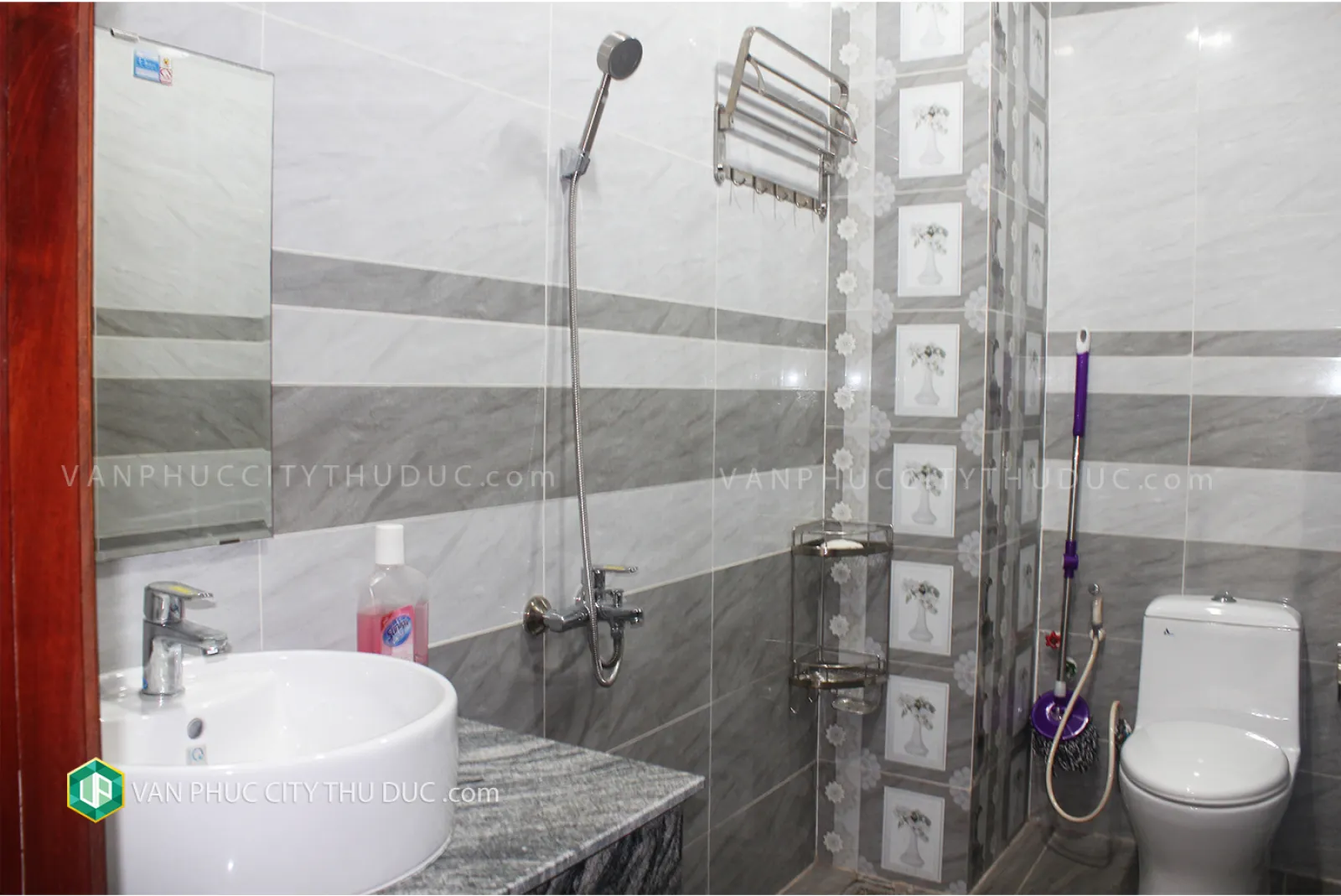 Dư chỗ nên cho thuê GẤP nhà KĐT Vạn Phúc hướng Đông Nam 5x20m, full nội thất giá 33 triệu