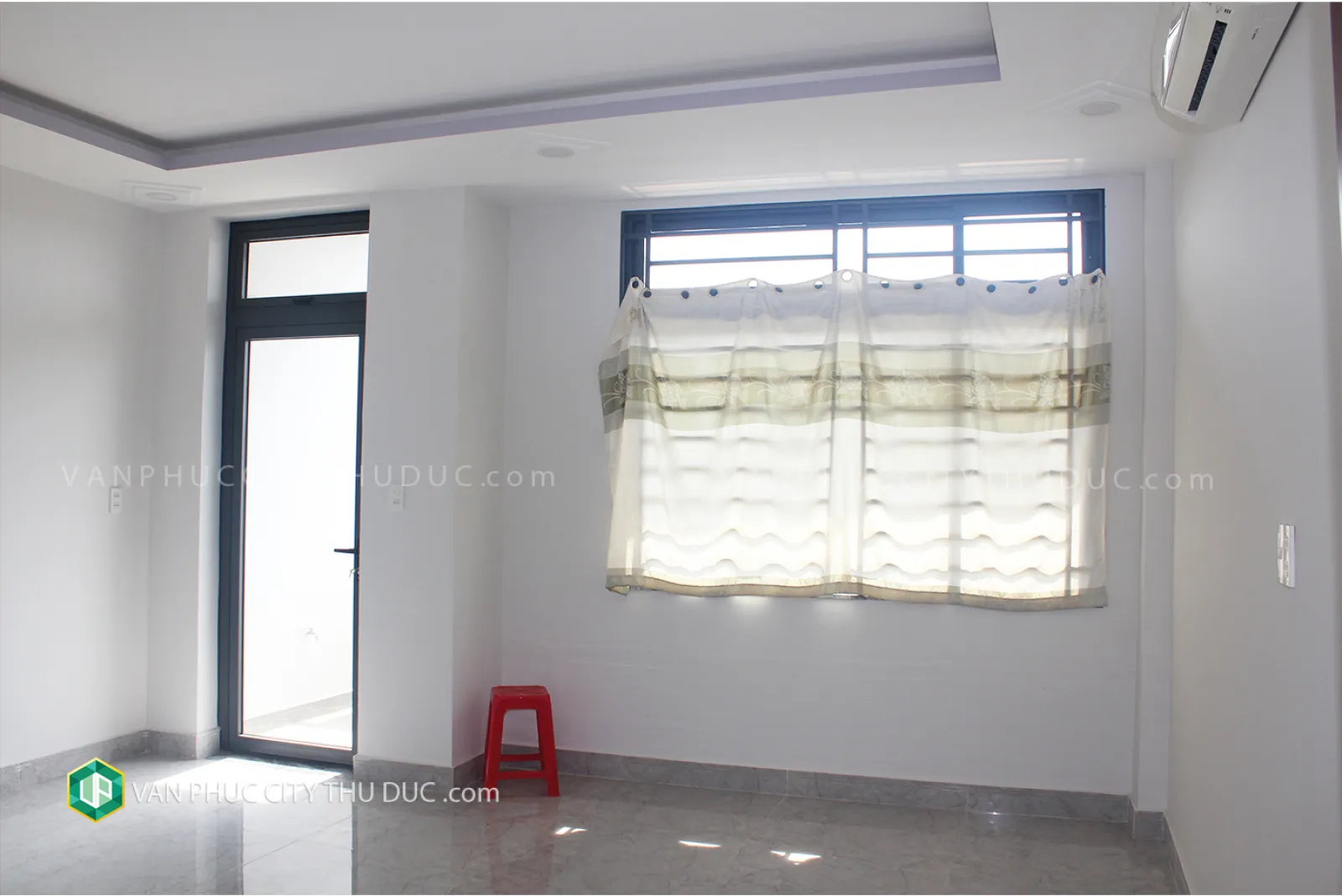 Dư chỗ nên cho thuê GẤP nhà KĐT Vạn Phúc hướng Đông Nam 5x20m, full nội thất giá 33 triệu