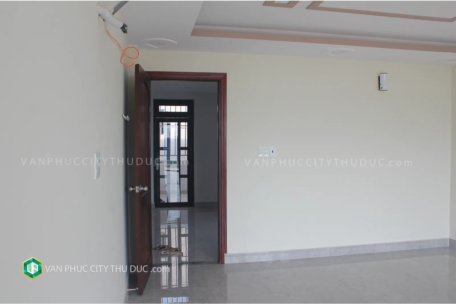 Dư chỗ nên cho thuê GẤP nhà KĐT Vạn Phúc hướng Đông Nam 5x20m, full nội thất giá 33 triệu