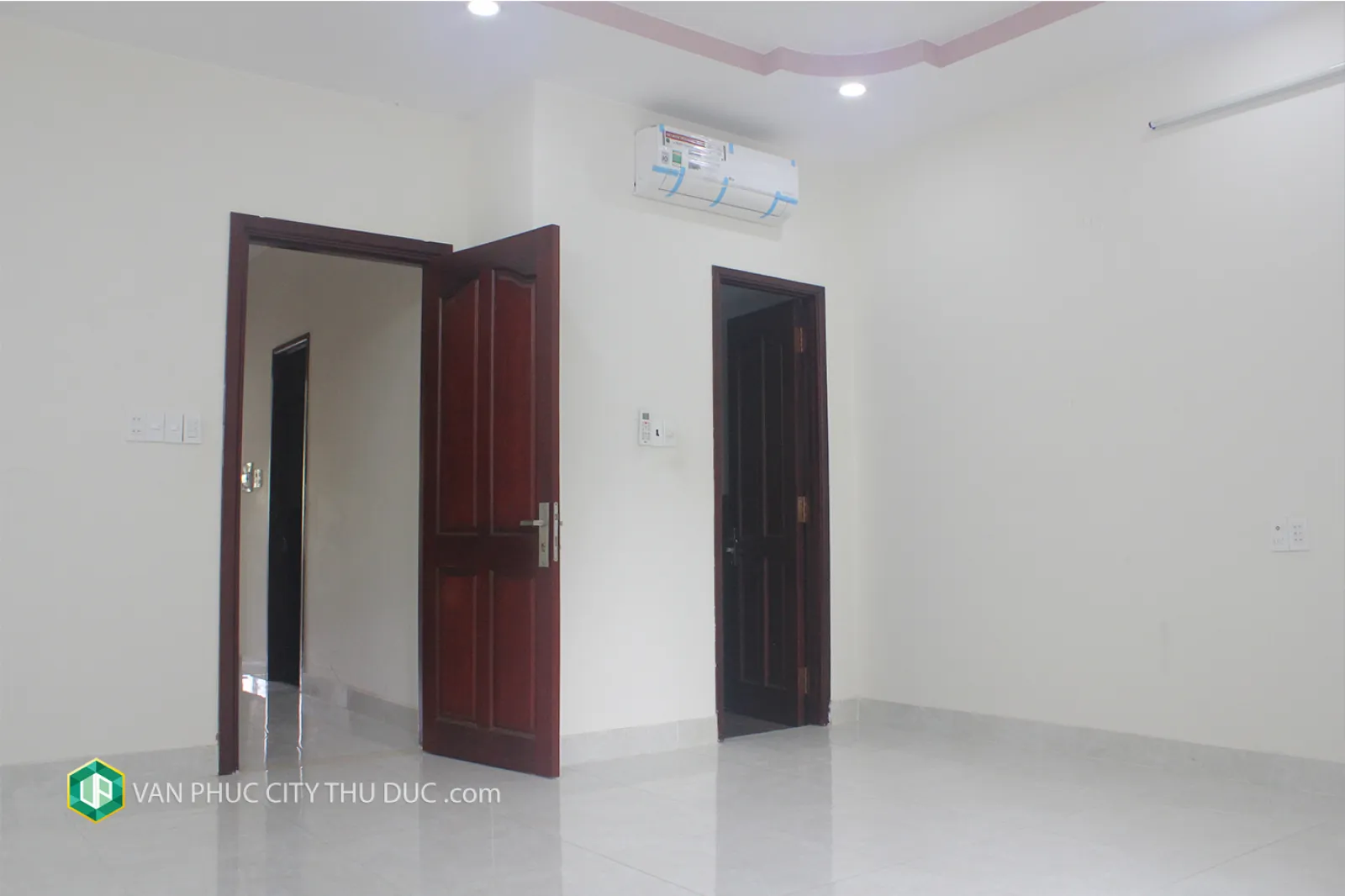 Cần cho thuê gấp nhà KĐT Vạn Phúc hướng Tây Nam 5x22m, full nội thất gần trường MN Hiệp Bình Phước giá 33 triệu