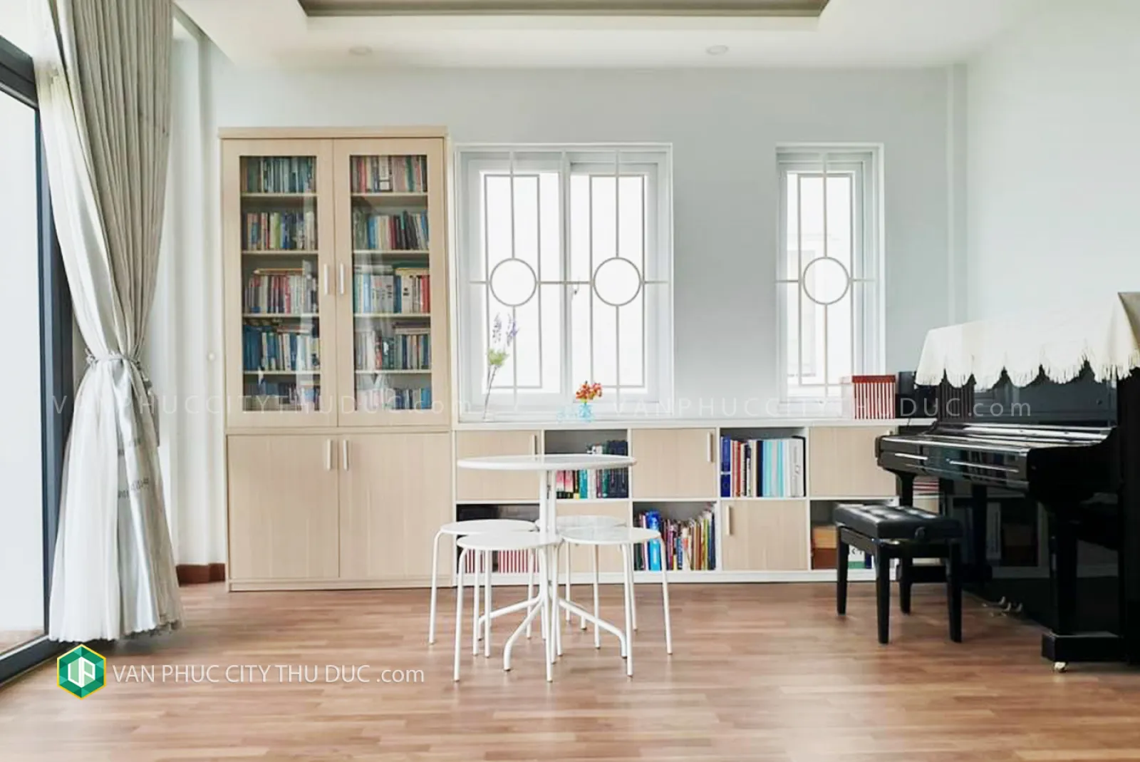 Dư chỗ cho thuê Nhà Vạn Phúc Thủ Đức hướng Nam 6x20m, nội thất Sang Trọng gần hồ bơi giá 41 triệu