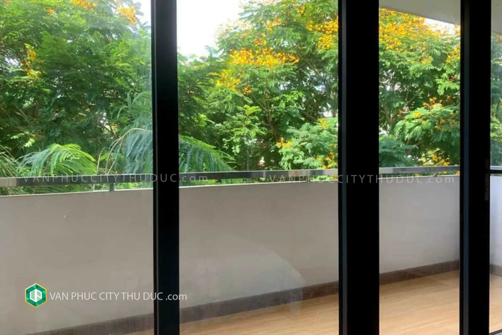 Dư chỗ cho thuê Nhà Vạn Phúc Thủ Đức hướng Nam 6x20m, nội thất Sang Trọng gần hồ bơi giá 41 triệu