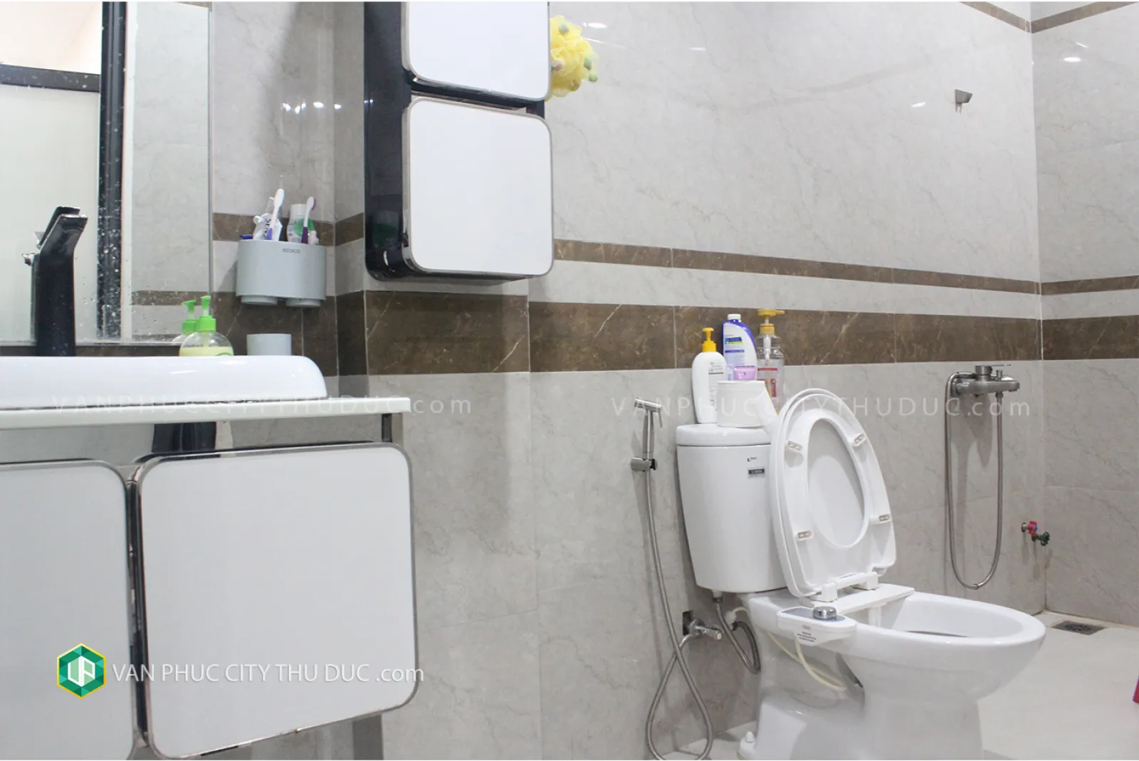 Dư chỗ cho thuê từng tầng làm văn phòng hướng Nam, full nội thất giá 14,5 triệu