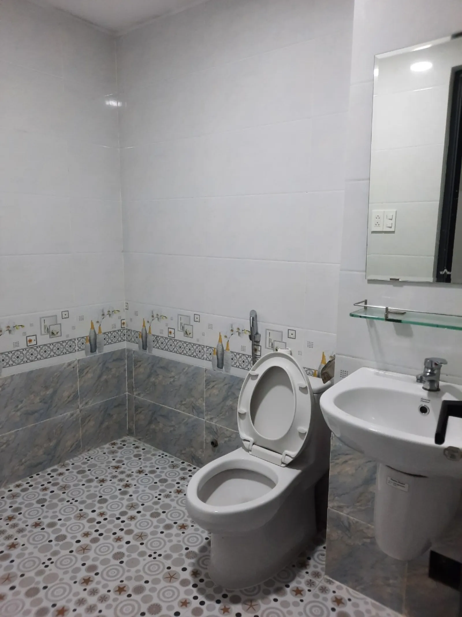 GẤP! Cho thuê TẦNG 2 nhà Vạn Phúc ngang 5m giá chỉ 17 triệu