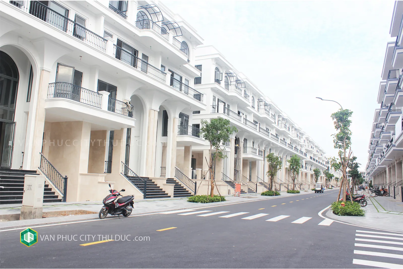 Kẹt tiền bán nhà thô hoàn thiện mặt ngoài hướng Tây Nam 7x20m, nhà thô mới xây ngay khu sầm uất giá 27,5 tỷ