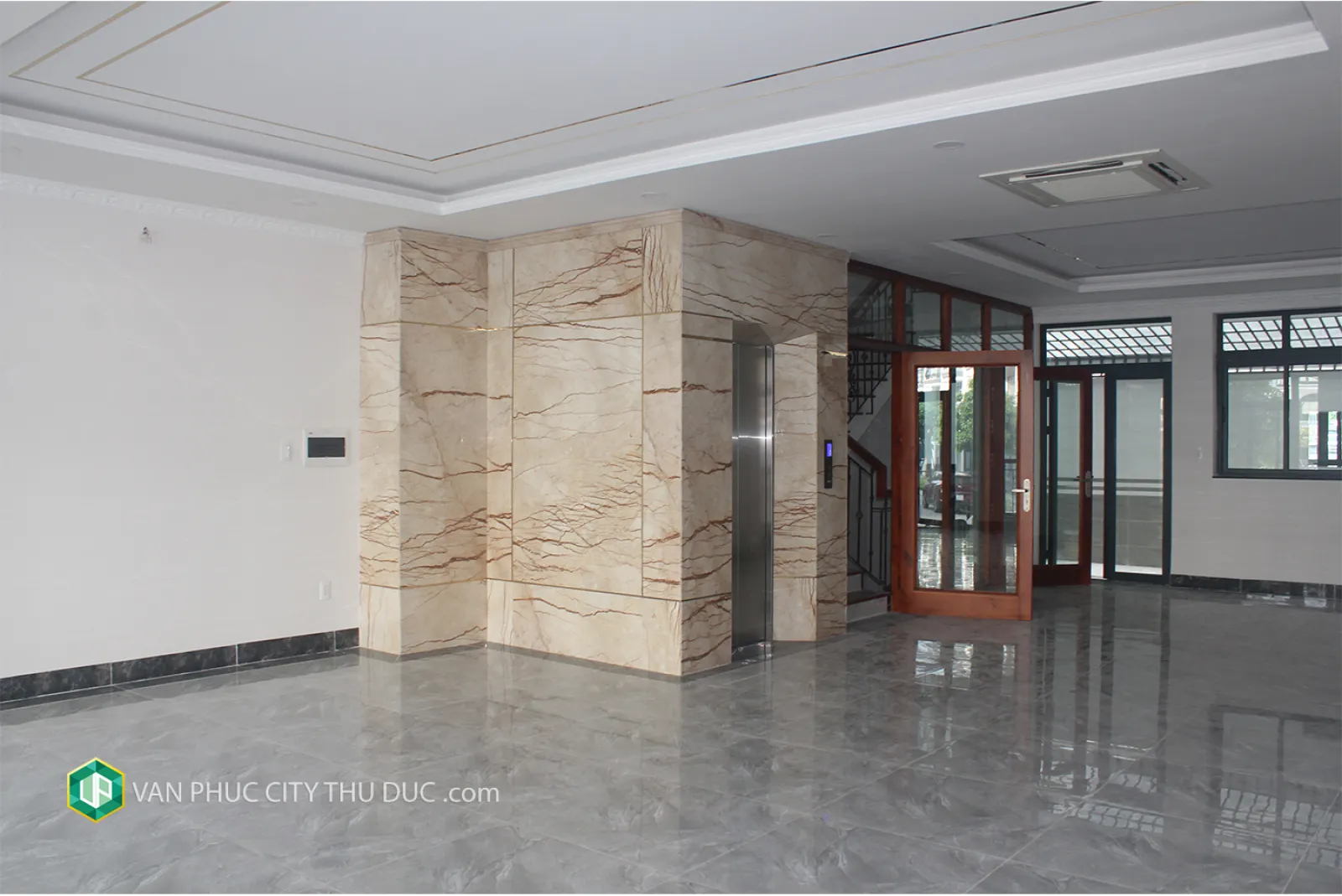 Cần cho thuê nhà hoàn thiện cơ bản hướng Tây Bắc 7x19m, full nội thất view công viên giá cực rẻ 61 triệu