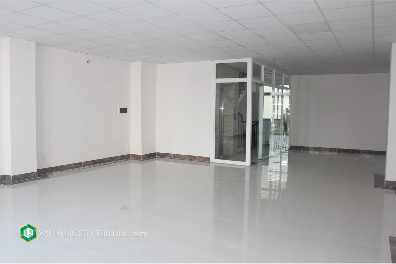 Cần cho thuê nhà hoàn thiện cơ bản hướng Tây Bắc 7x19m, full nội thất view công viên giá cực rẻ 61 triệu