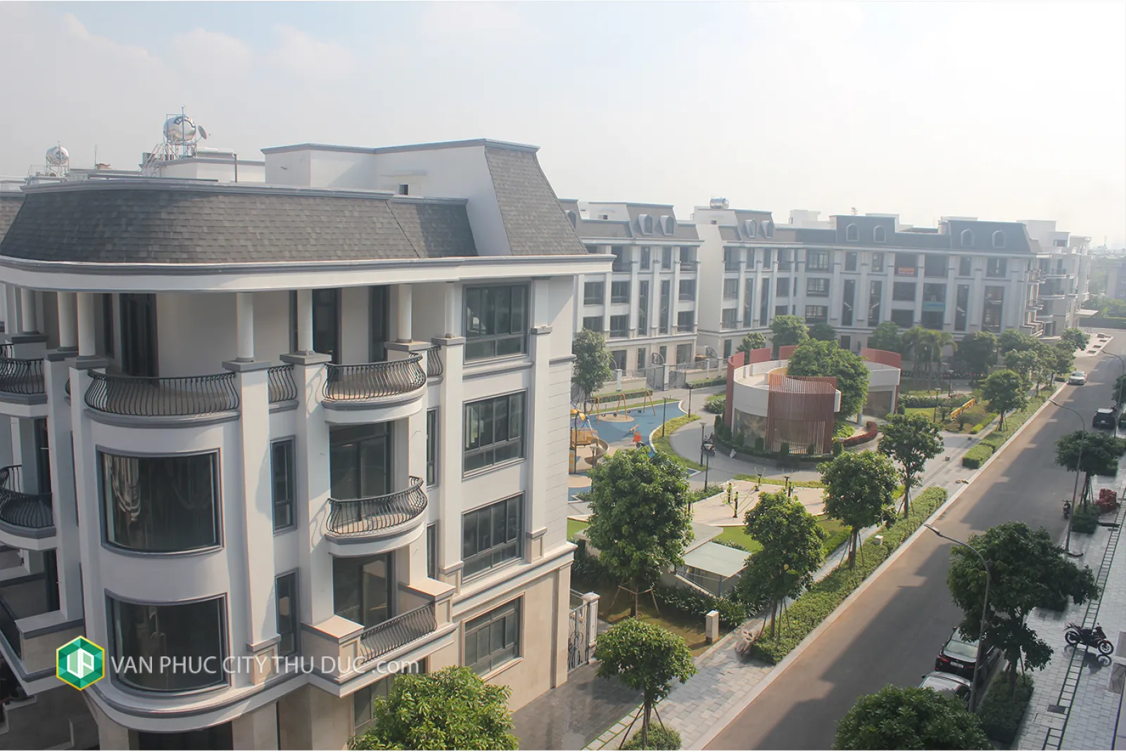 Cần cho thuê nhà hoàn thiện cơ bản hướng Tây Bắc 7x19m, full nội thất view công viên giá cực rẻ 61 triệu