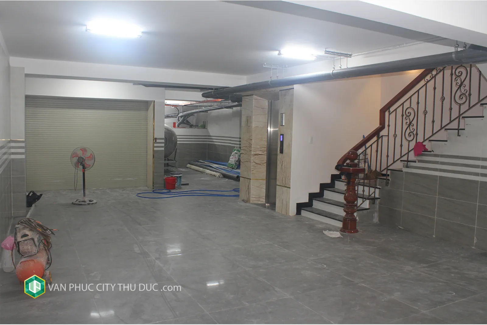 Cần cho thuê nhà hoàn thiện cơ bản hướng Tây Bắc 7x19m, full nội thất view công viên giá cực rẻ 61 triệu