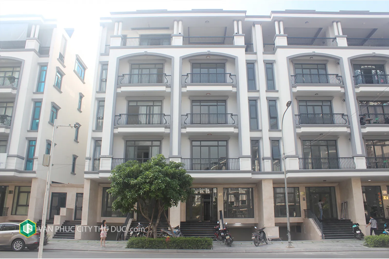 Cần cho thuê nhà hoàn thiện cơ bản hướng Tây Bắc 7x19m, full nội thất view công viên giá cực rẻ 61 triệu