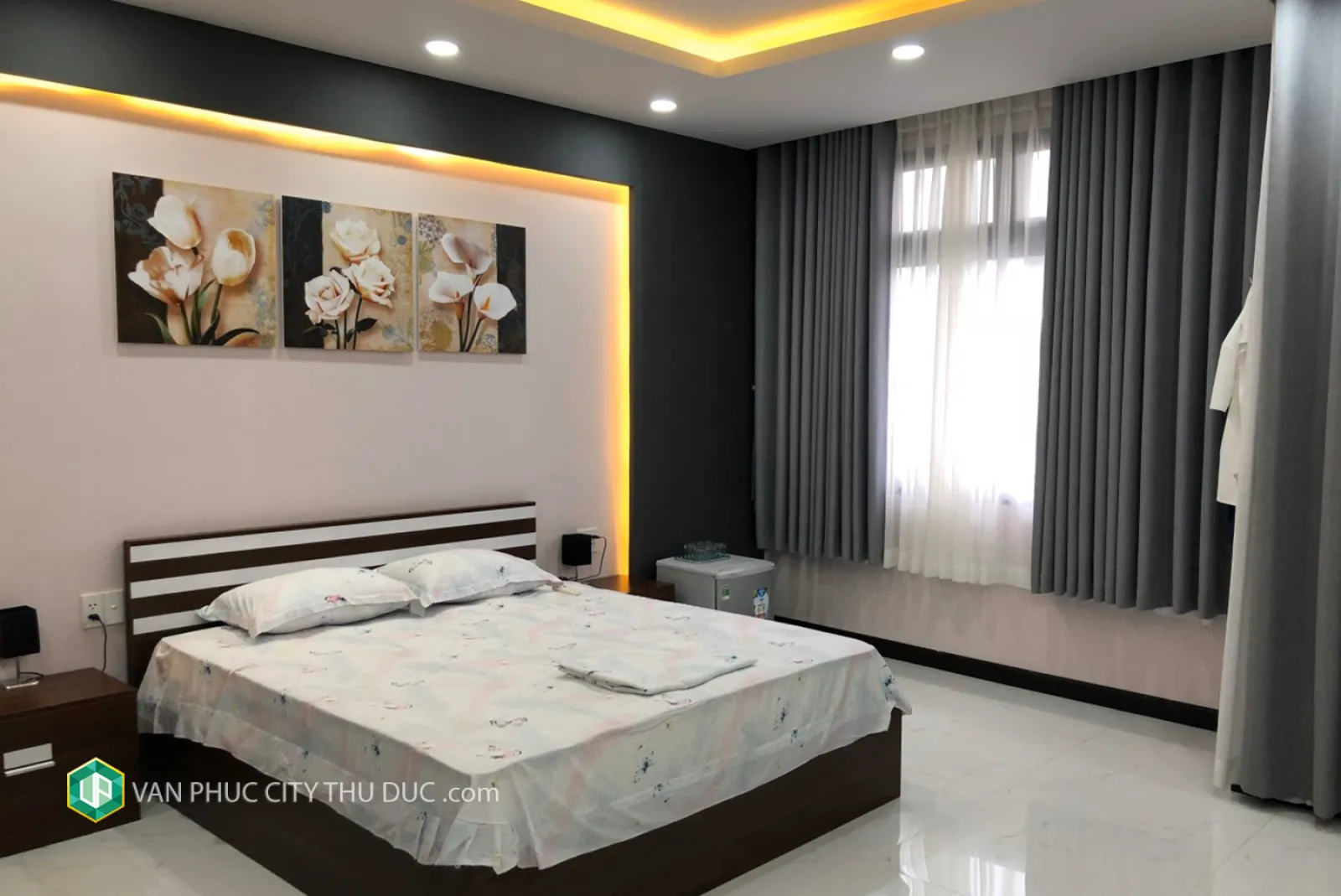 Cho thuê  GẤP nhà KĐT Vạn Phúc hướng Đông Nam 5x21.5m, full nội thất văn phòng giá 36 triệu