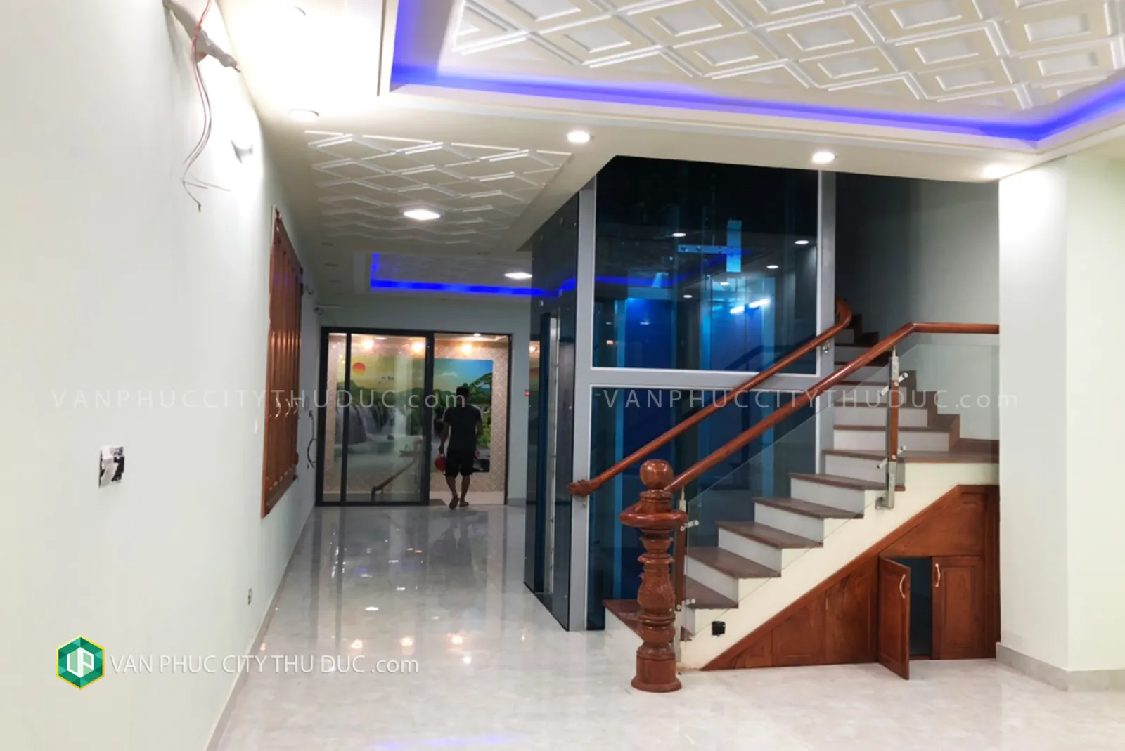 Chính chủ cho thuê 2 tầng nhà phố hướng Tây Nam 5x21m, nội thất Cao Cấp gần sân tennis giá 26 triệu