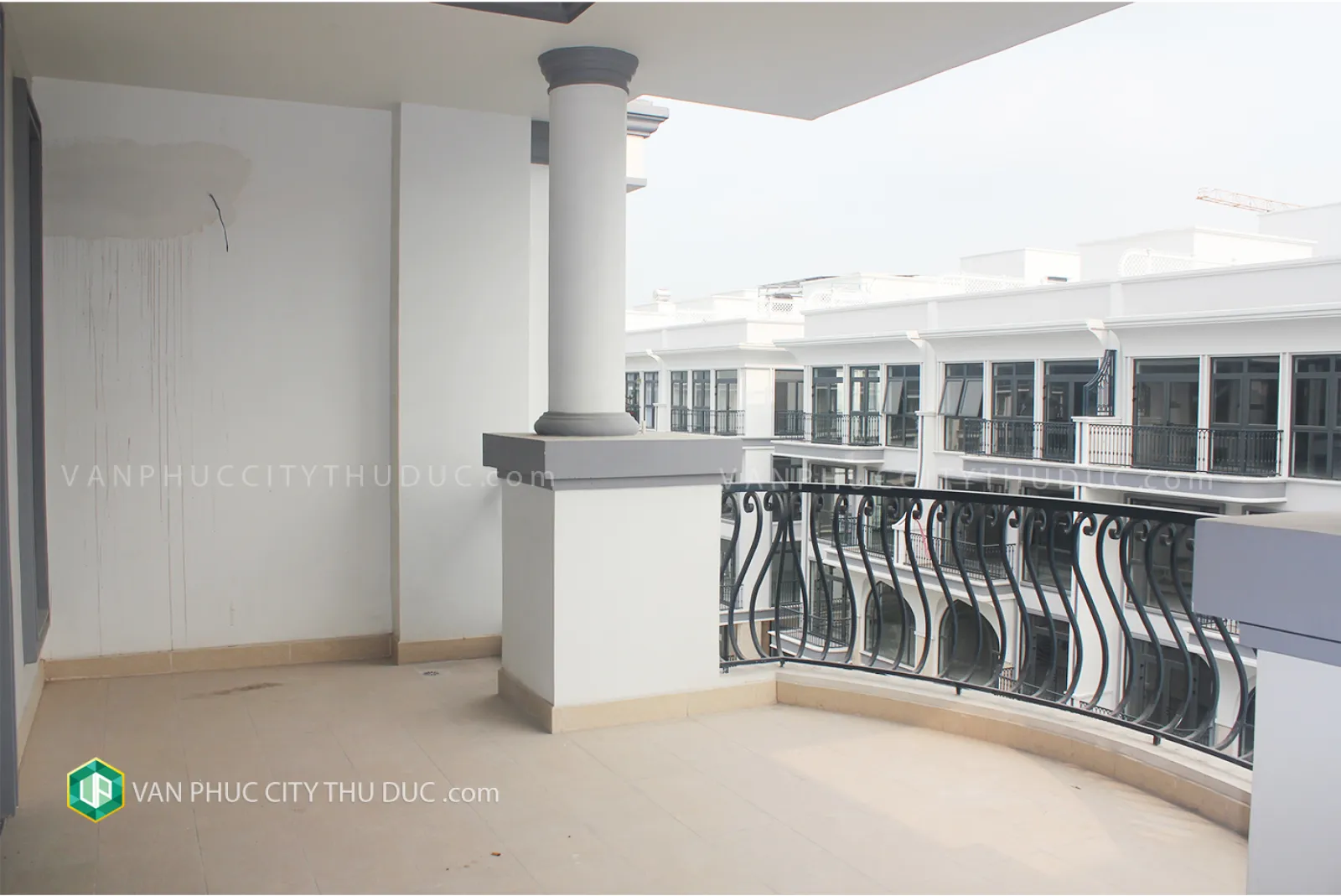 Tôi cho thuê nhà làm văn phòng hướng Đông Bắc 7x20m, nội thất Cao Cấp ngay khu trung tâm thương mại giá 61 triệu