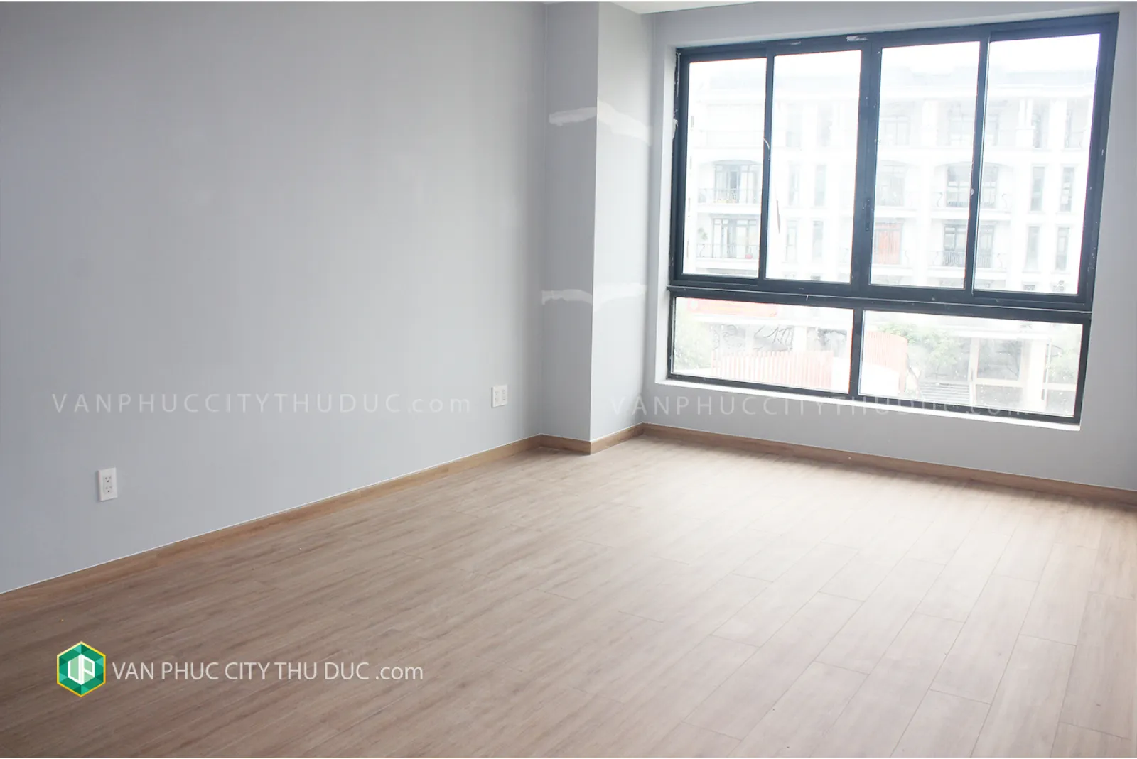 Tôi cho thuê nhà làm văn phòng hướng Đông Bắc 7x20m, nội thất Cao Cấp ngay khu trung tâm thương mại giá 61 triệu