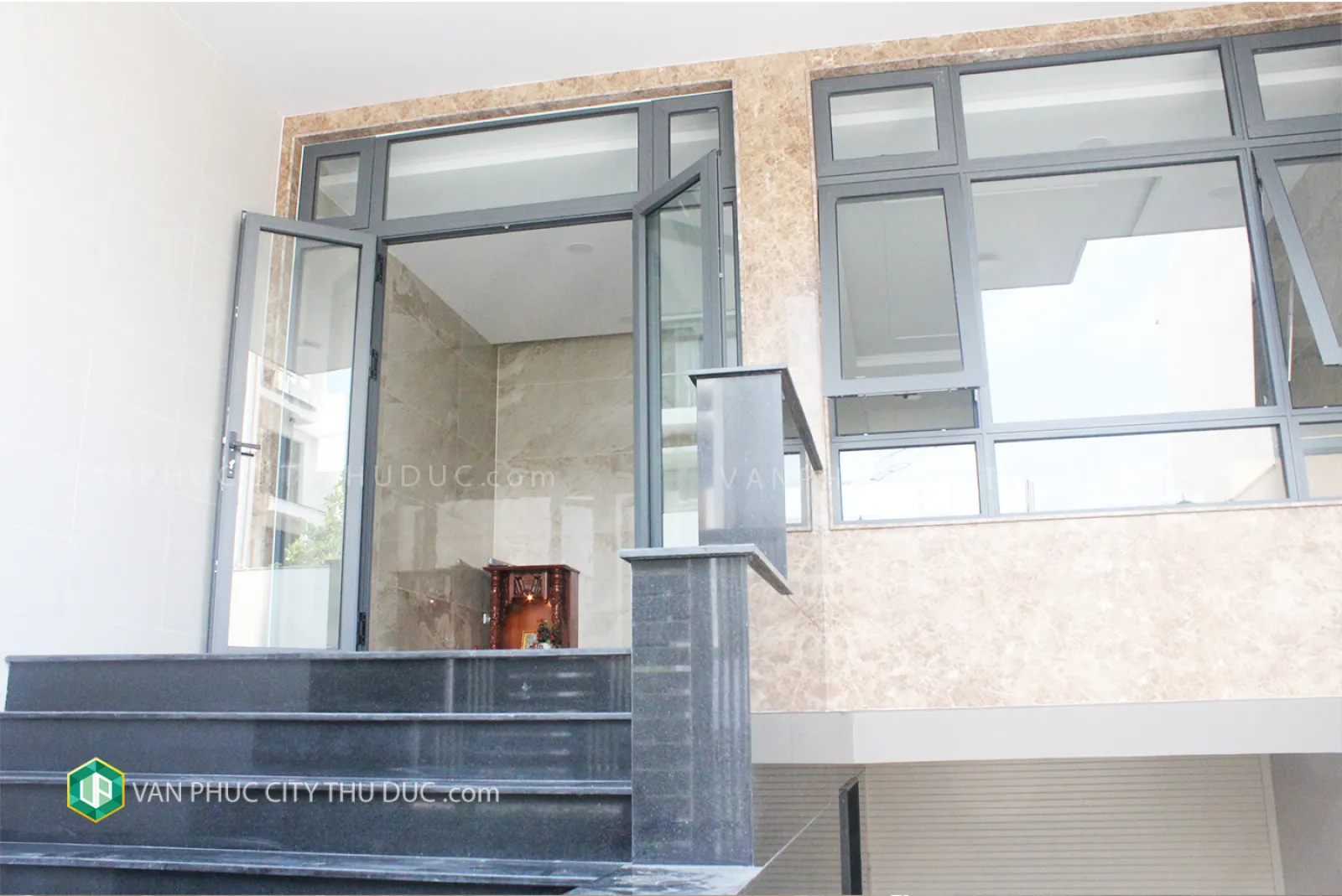 Cho thuê TẦNG TRỆT nhà 6x17m máy lạnh đầy đủ giá rẻ 20 triệu